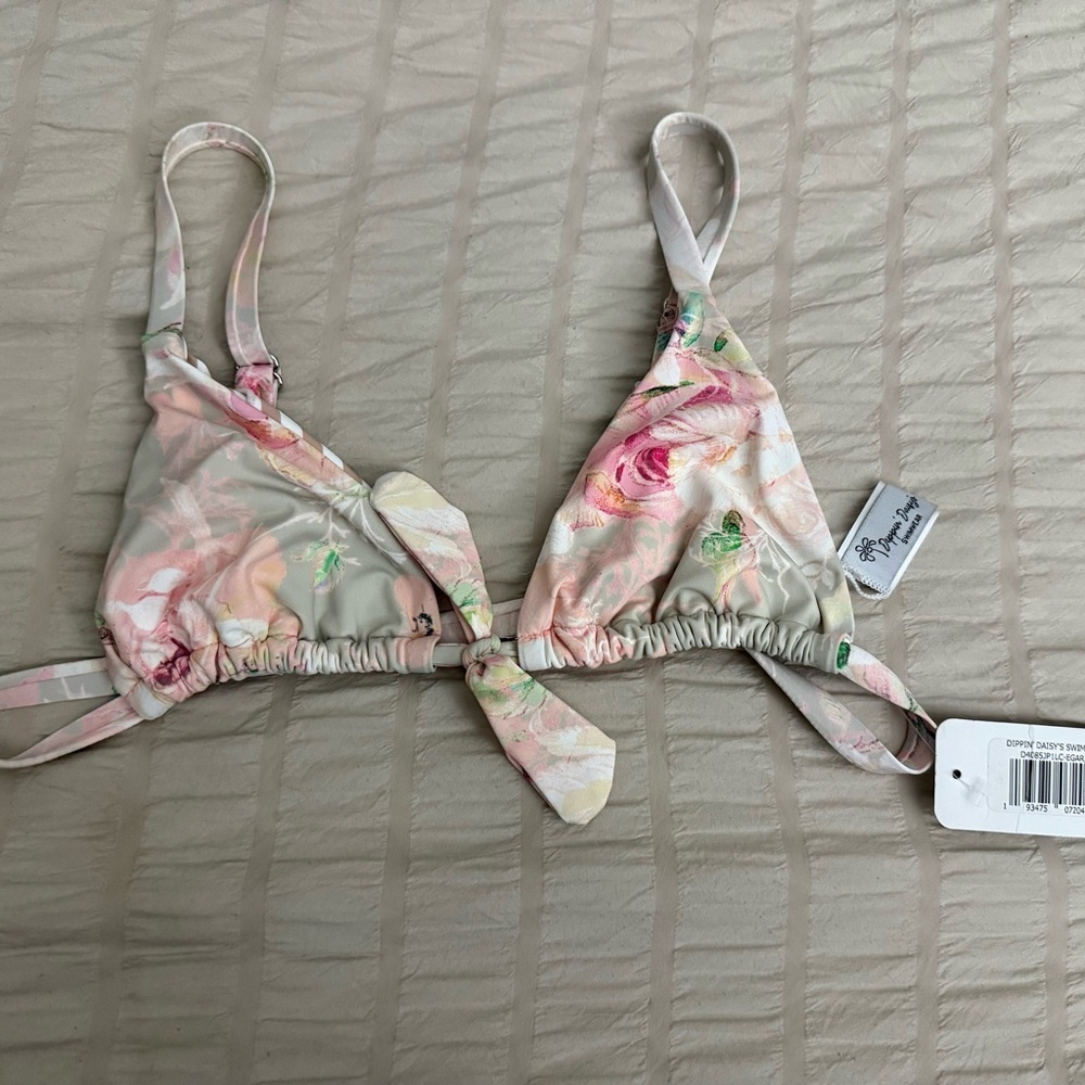 Dippin daisy’s Floral Print Triangle bikini top - small - NWT